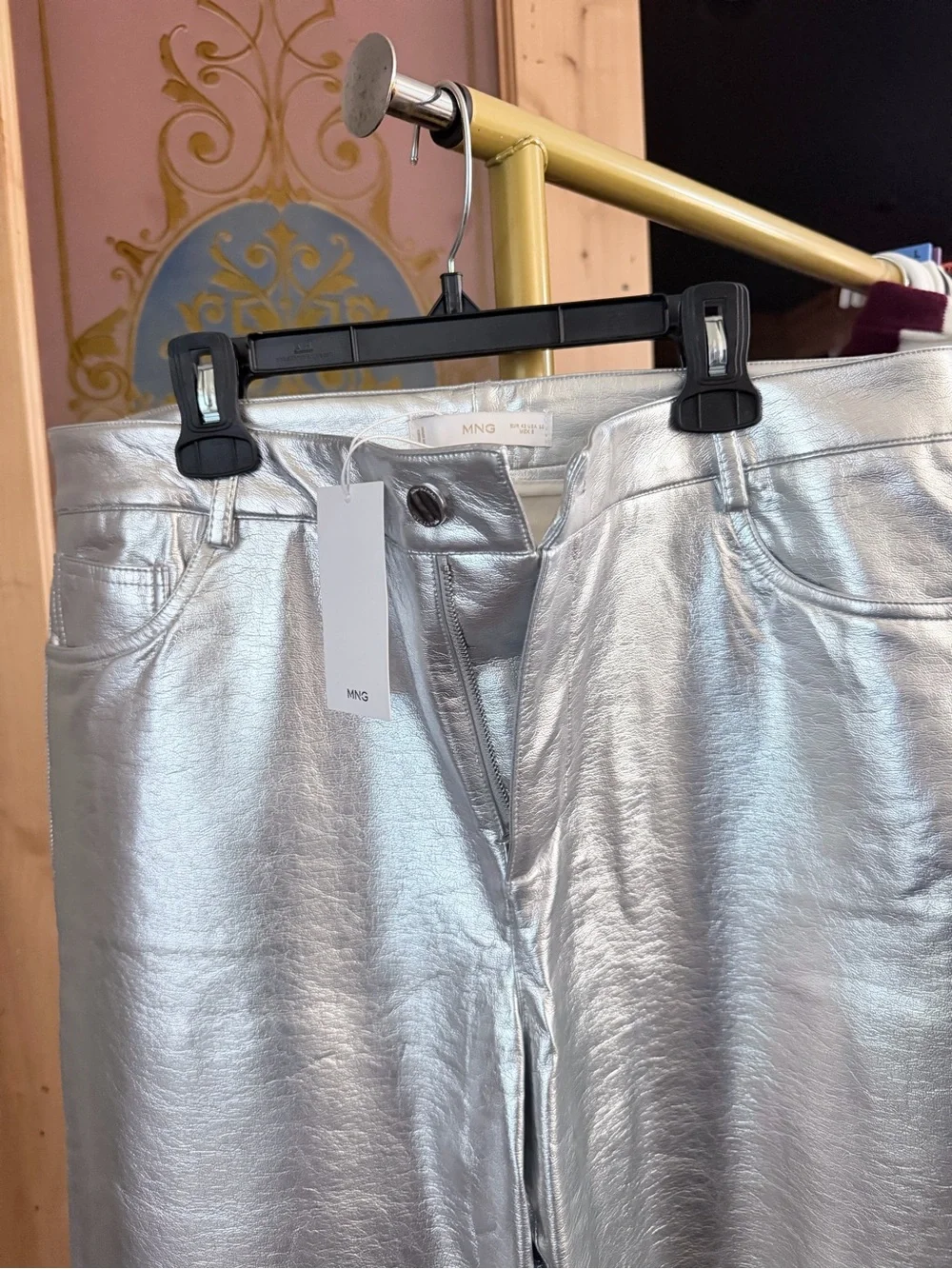 Mango eye catching